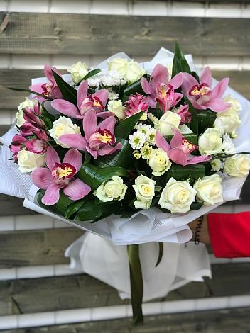Букет цветов из: Розы и Хризантемы в Михнево