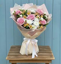 Букет цветов из:  Гвоздики, Орхидеи и Розы #REPLACE_PRED# Михнево