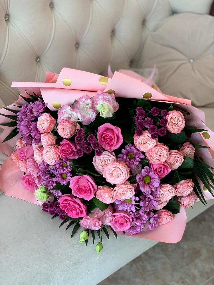 Букет цветов из: Хризантемы, Розы и Лизиантусы в Михнево