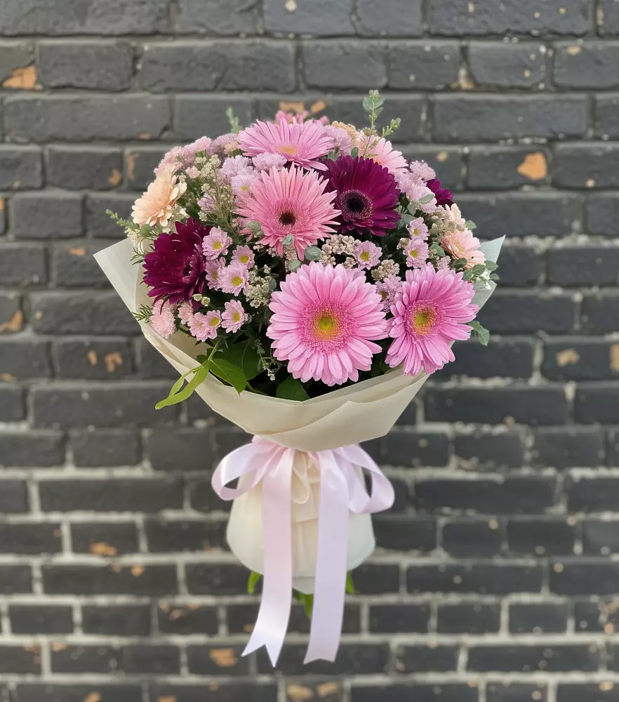 Букет цветов из: Герберы и Хризантемы в Михнево