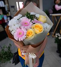 Букет цветов из:  Герберы, Розы и Хризантемы в Михнево