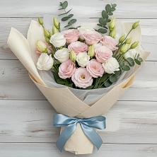 Букет цветов из:  Лизиантусы в Михнево