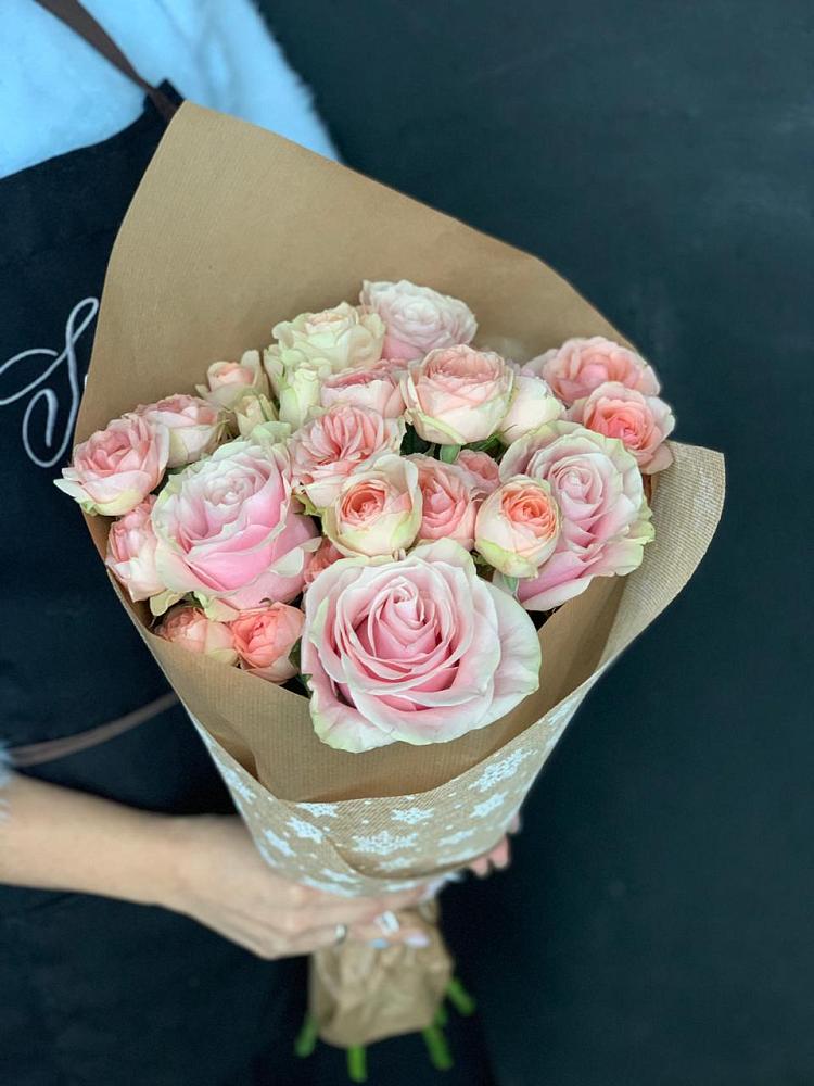 Букет цветов из: Хризантемы и Розы в Михнево