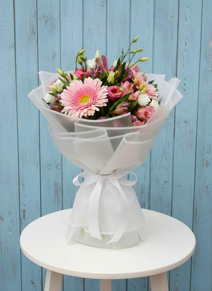 Букет цветов из: Герберы, Альстромерии и Лизиантусы в Михнево