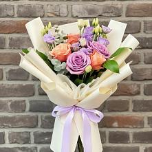 Букет цветов из:  Лизиантусы и Розы в Михнево