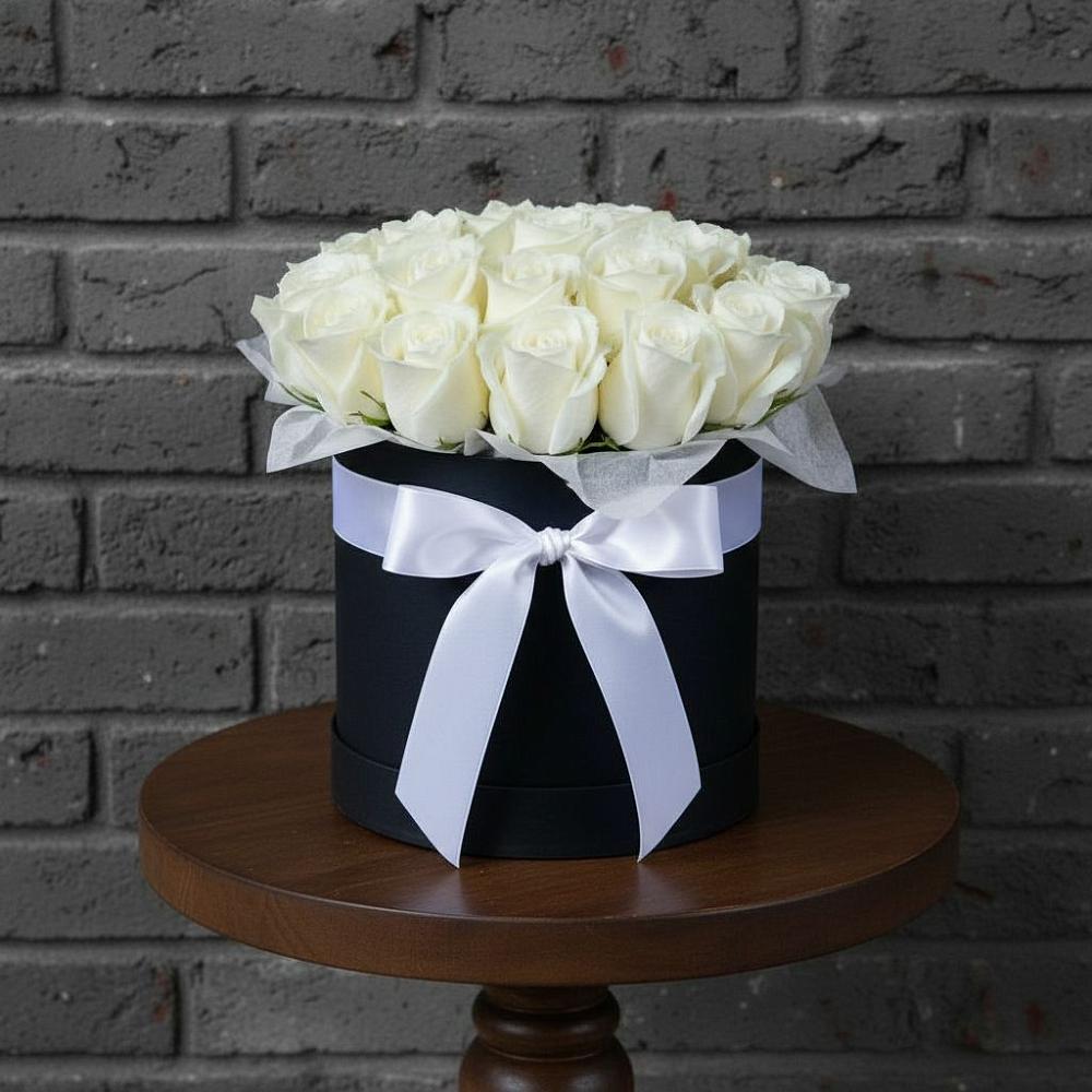 Цветочная композиция из Розы в шляпной коробке в Михнево