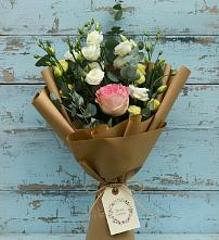 Букет цветов из:  Розы и Лизиантусы в Михнево