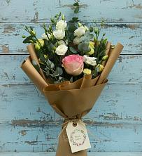 Букет цветов из:  Розы и Лизиантусы в Михнево