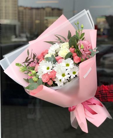 Букет цветов из: Розы, Лизиантусы и Хризантемы в Михнево